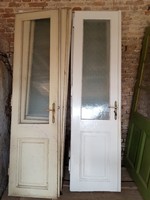 Bontott ajtó régi