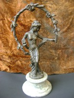 Szecessziós  fiatal nő bronz szobor.finoman aprólékosan  kidolgozva.