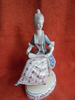 Hollóházi porcelán barokk hölgy figura