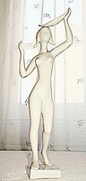 Art deco porcelán, fiatal lány tállal  (Drasche, Donner Mária tervei alapján, 1930-as évek)