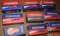 Tungstram égők eredeti dobozában