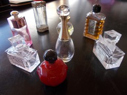 Kicsi parfum üveg  kolekcio