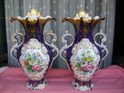 XIX. sz. végéről osztrák királyi porcelán váza pár hatalmasak és nehezek közel