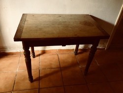 Vintage étkező asztal