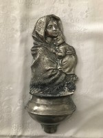 Álomszép régi cin szenteltvíztartó Mária kisgyermekkel jelzett.