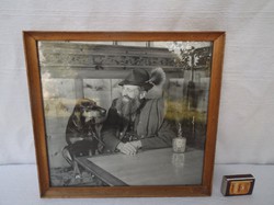 Bájos régi Osztrák kép vadász a kutyusával 32 x 29 cm - keretben - üveggel.