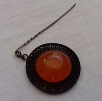 RETRO FILIGRÁN FRAME LARGE AMBER EYE BROOCH PIN