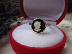 Egyedi kivitelezésű kámea ezüst gyűrű - figyelemfelkeltő darab