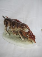 Vadász kutyák-Royal Dux porcelán.30 x 16 x 13 cm.