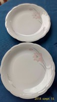 2 Kahla porcelain flat plates with wavy edges, diameter 23.5 cm