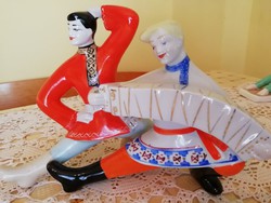Orosz nagy méretű porcelán táncoló pár 