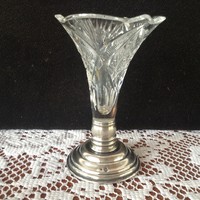 Ezüst talpu kristály váza