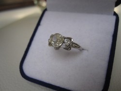Ezüst, szecessziós eljegyzési gyűrű egy hatalmas gyémánt moissanit kővel 