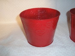 Fém - ÚJ -  dombornyomott - rózsamintás - mély piros 13,5 x 11 cm