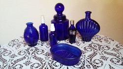 6 régi (különböző korú) kék pipere üveg a fürdőszobából (Az első képen látható szappantartó elkelt!)