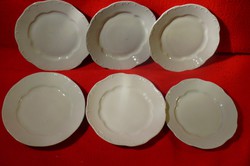 6 db fehér Zsolnay lapos tányér barokkos szegéllyel
