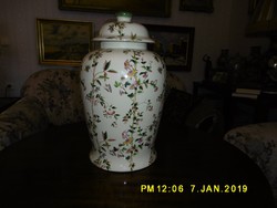 Kaiser fedeles váza.                                                                      