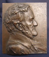 Bronz plakett érem - Richard Wagner - Franz Stiasny jelzett alkotása, aljában egyedi gravírozással!