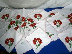 Gyönyörű 7 darabból álló pipacsos hímzett garnitúra:futó és kicsi terítők ajándék pánahuzattal