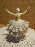 Unterweissbach porcelán csipkeruhás balerina.