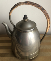Antik teafőző eredeti állapotában