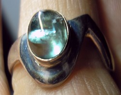 925 ezüst gyűrű, 18,5/58 mm, természetes zöldes apatittal