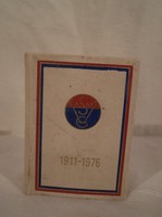 KÖNYV - AJÁNLATOT VÁROK - VASAS SPORT CLUB  - 1911 - 1976 ig - fotókkal -  6 x 4,5 x 1,5 cm