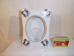FÉNYKÉPTARTÓ - 1978 év - MISS PETTICOAT - JELZETT - PORCELÁN - 13 x 10  x 4 cm  - hibátlan