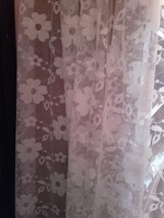 Fehér virágos csipke függöny anyag 107 x 190 cm