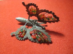 Pillangó bross  , fémből ,gyöngy befűzéssel  , felvarrható , 50 mm