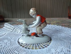 Metzler & Ortloff német porcelán figura: kisgyerek táncol egy nyuszival
