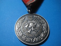 XV. éves  Önkéntes  Tűzoltó  Szolgálatért   , ezüstözött 1958    . 35 mm