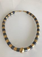 Különleges, arany és grafitszürke fémszemekből fűzött nyakék, 44 cm