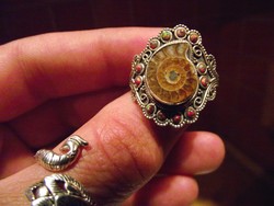 Ammonit csiga és opál köves gyűrű