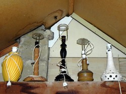 Kerámia, fa, fém, retro asztali lámpák vegyesen