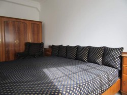 Chippendale hálószoba bútor, (franciaágy, 4 ajtós szekrény, 2 éjjeli szekrény)