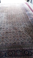 Hatalmas méretű Heráti szőnyeg.