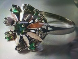Brill smaragd 14 karátos arany gyűrű 