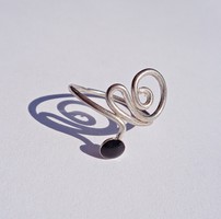 Filigrán apró fekete köves ezüst gyűrű