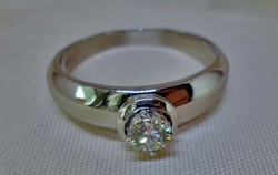 Gyönyörű fehér arany gyűrű  nagy brill kővel Cartier fazon.61-es méret
