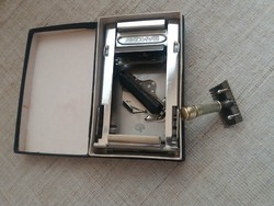 Régi Bakony penge élező dobozában jelzett Usa amerikai  borotvával egyben