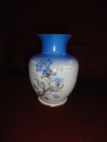 Hollóházi porcelán váza, 16 cm magas, öblös, kék virágmintával. Vanneki!
