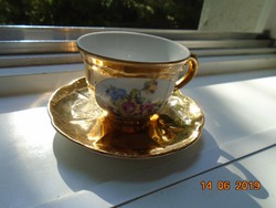 Nagyon ritka Aranybrokát és színes virágmintás medalionos Zsolnay kávés csésze alátéttel