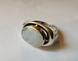 Izraeli kézműves ezüst gyűrű 9 K arannyal,fazettált holdkővel