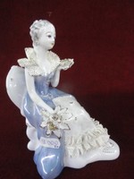 Stipo Dorohoi porcelán figurális szobor. A hercegnő világoskék, csipkés ruhában van. Vanneki!