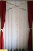 ÚJ- Rávarrt drapériás - Készre varrt függöny garn. bordó dekorral