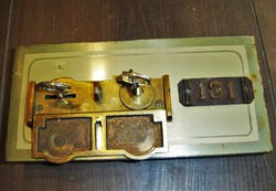 Antik ARNHEIM - Budapest banktrezor / banki széf / páncélszekrény ajtó zárral, kulcsokkal.