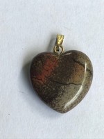 Jáspis szív alakú medál, 2 x 2 cm