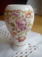 Porcelán váza szárazvirágnak