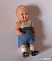 Régi, ritka 1950-es évekbeli német Edi baba eredeti ruhájában
